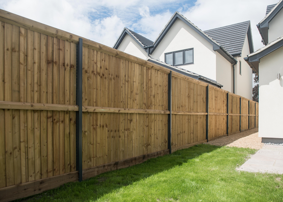 2. Exploring the Beauty and Durability of Wooden Fences