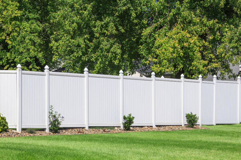 22. The Benefits of Vinyl Fences for Long-Term Durability