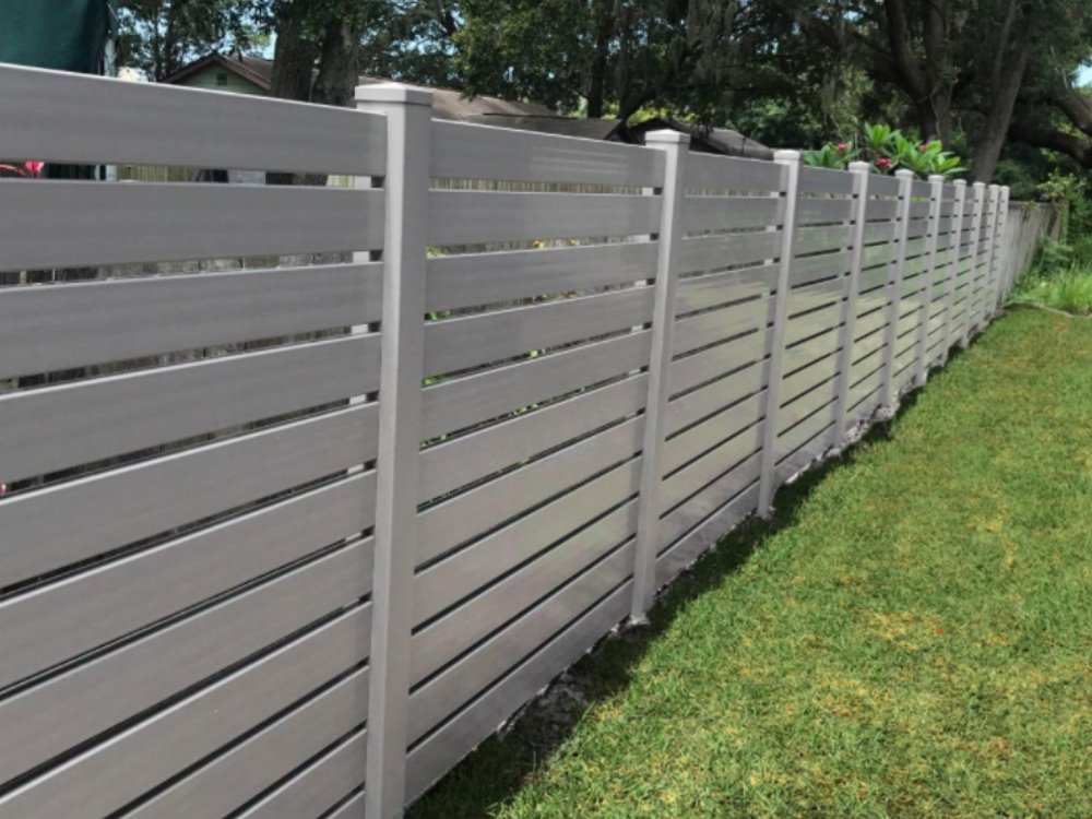 4. Vinyl Fences: Low-Maintenance and High Appeal