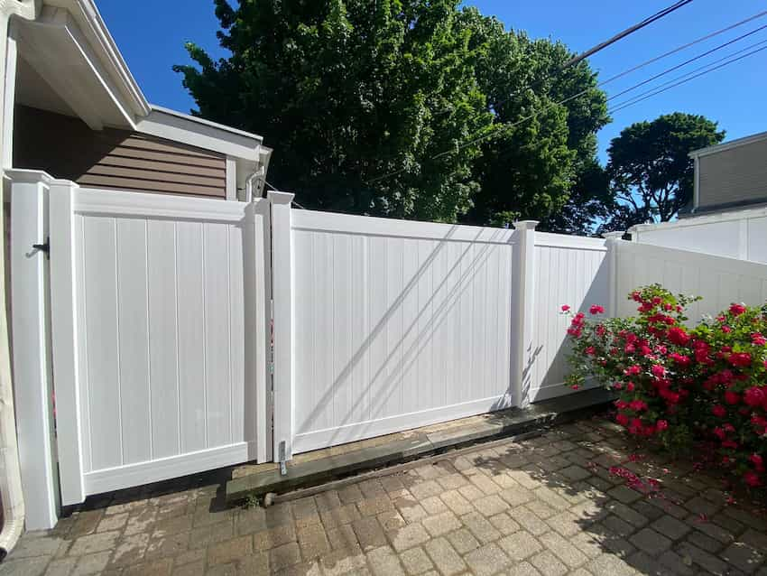 7. Choosing the Right Fence Material for Your Needs