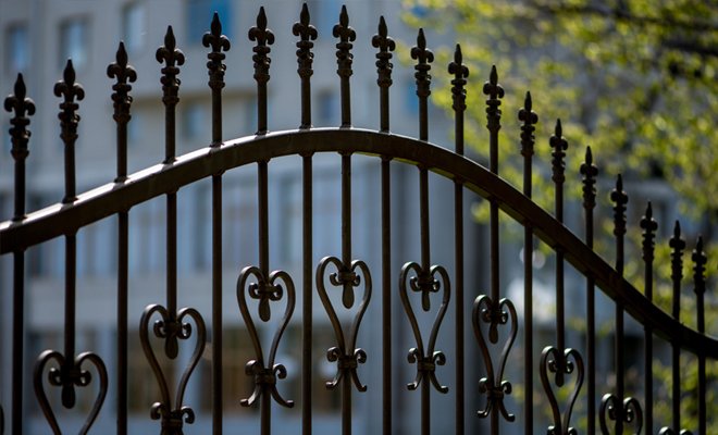 Enhancing Aesthetics with Decorative Fence Gates