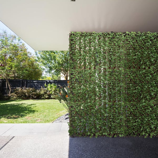 Enhancing Privacy with Foliage Fence Panels