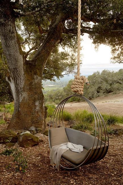 Enhancing Relaxation with Hammock-Style Fence Seats