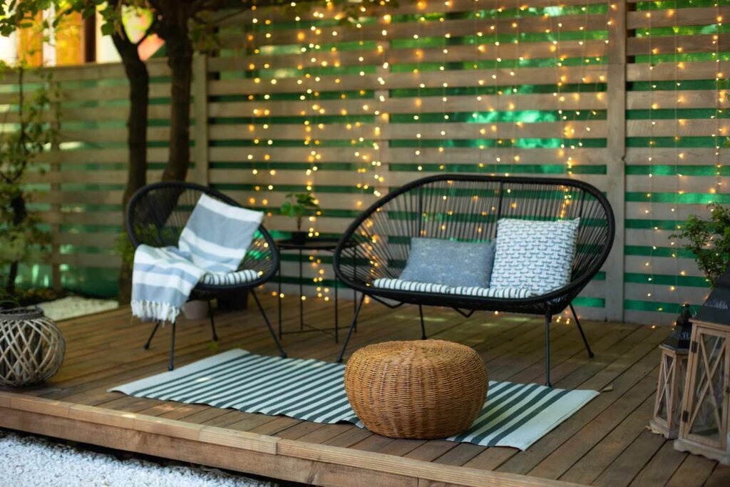 Fence Lighting Ideas for a Cozy Outdoor Space