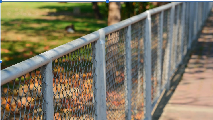 The Pros and Cons of Chain Link Fencing