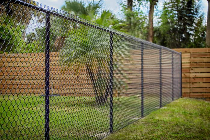 The Pros and Cons of Chain Link Fencing