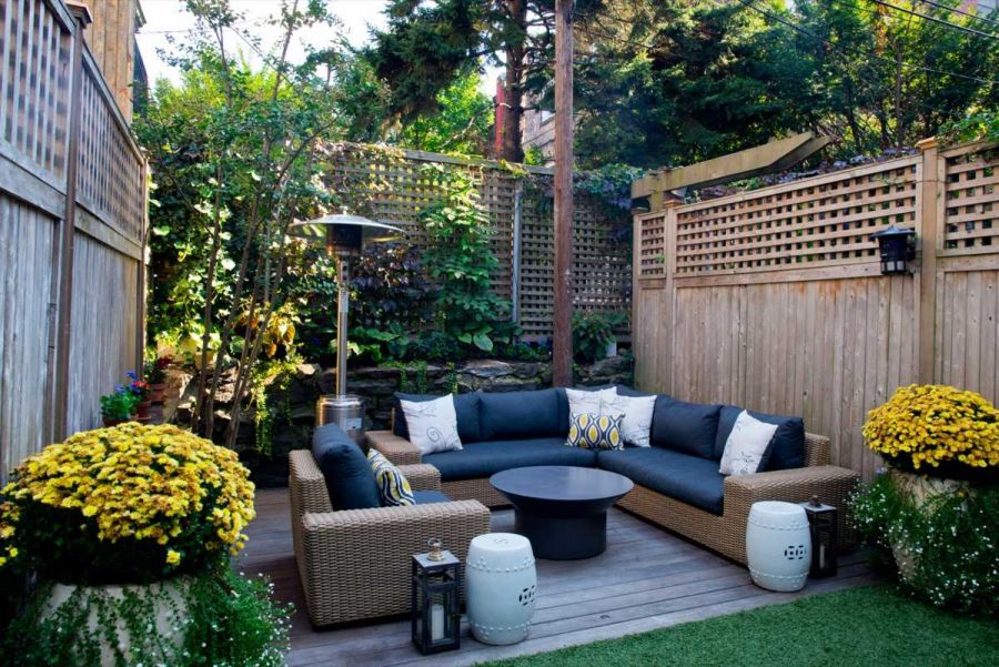 The Role of Fences in Creating Outdoor Rooms