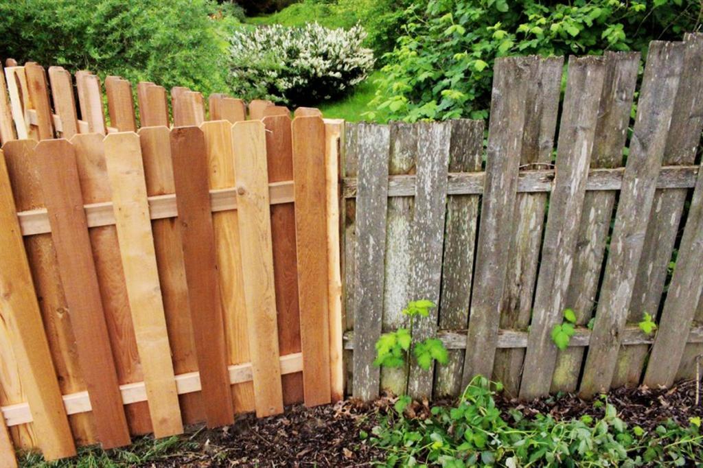 77. Achieving a Rustic Look with Weathered Fences