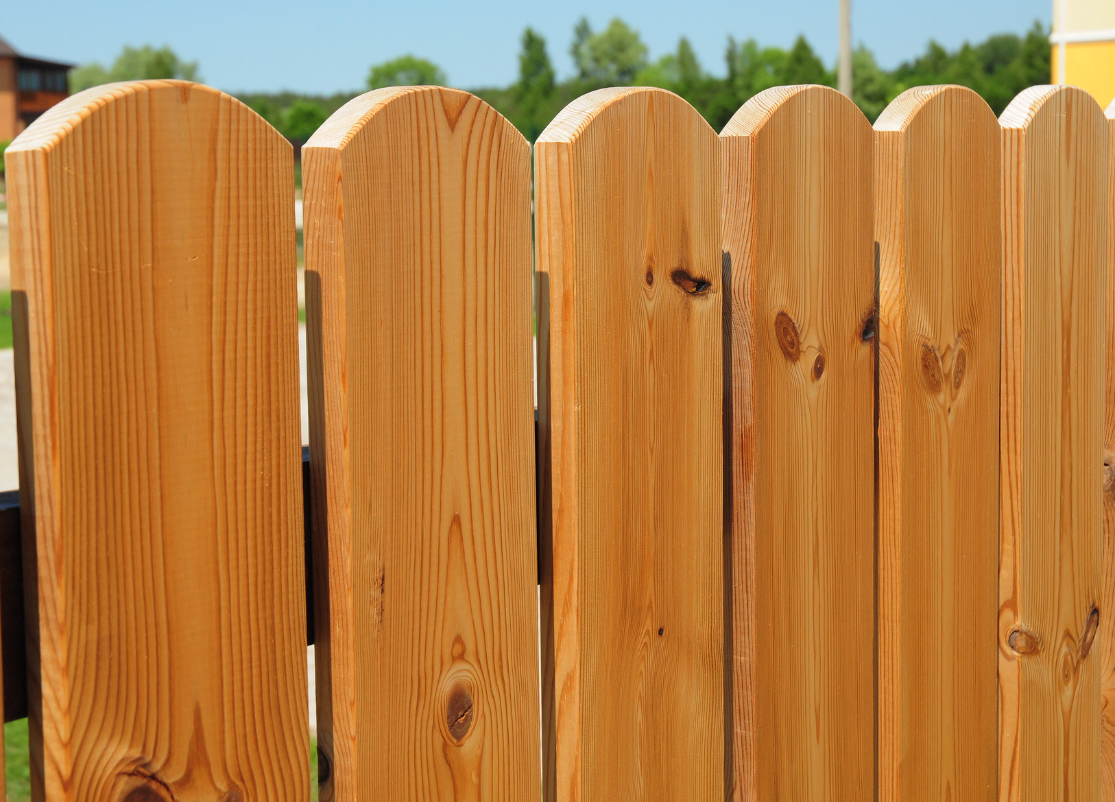 82. Understanding the Maintenance Requirements of Different Fence Types