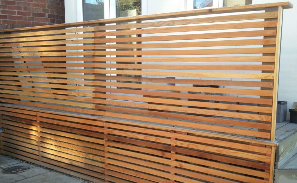 109. The Pros and Cons of Horizontal Slatted Fences