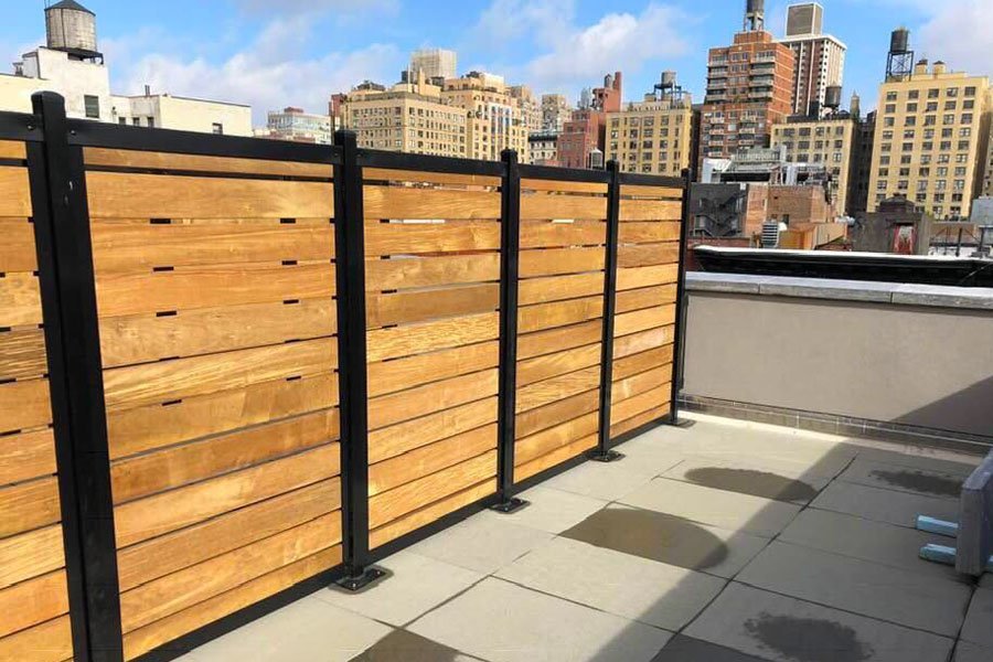 109. The Pros and Cons of Horizontal Slatted Fences