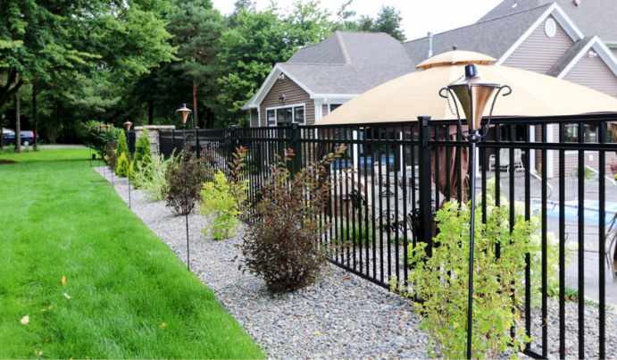121. Exploring Fence Options for Contemporary Homes