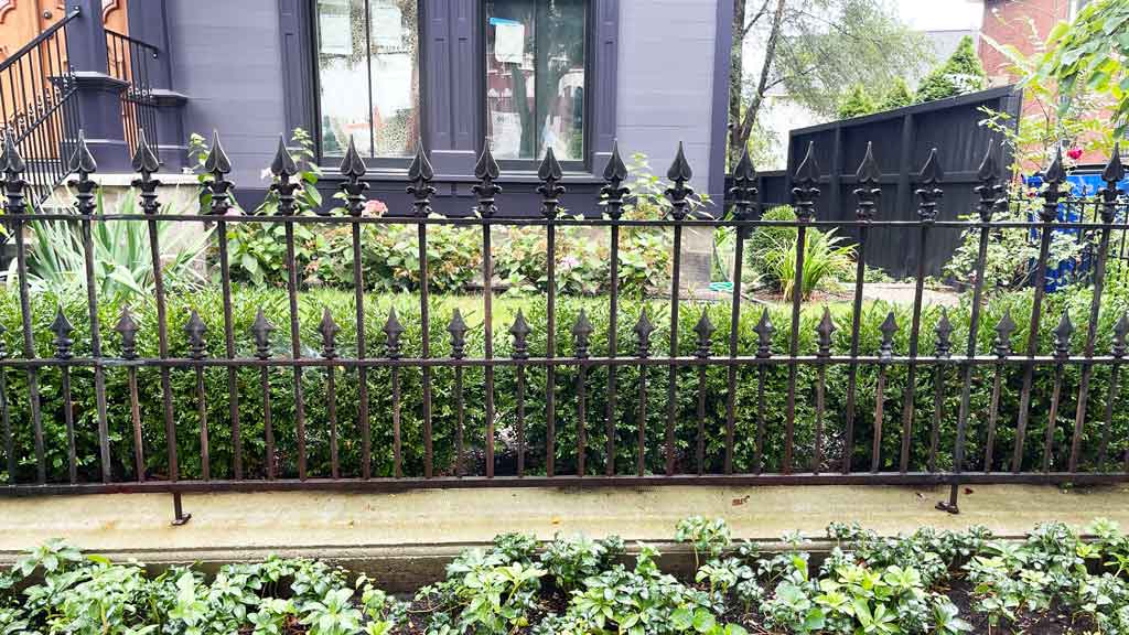 97. The Benefits of Wrought Iron Fences for Classic Elegance