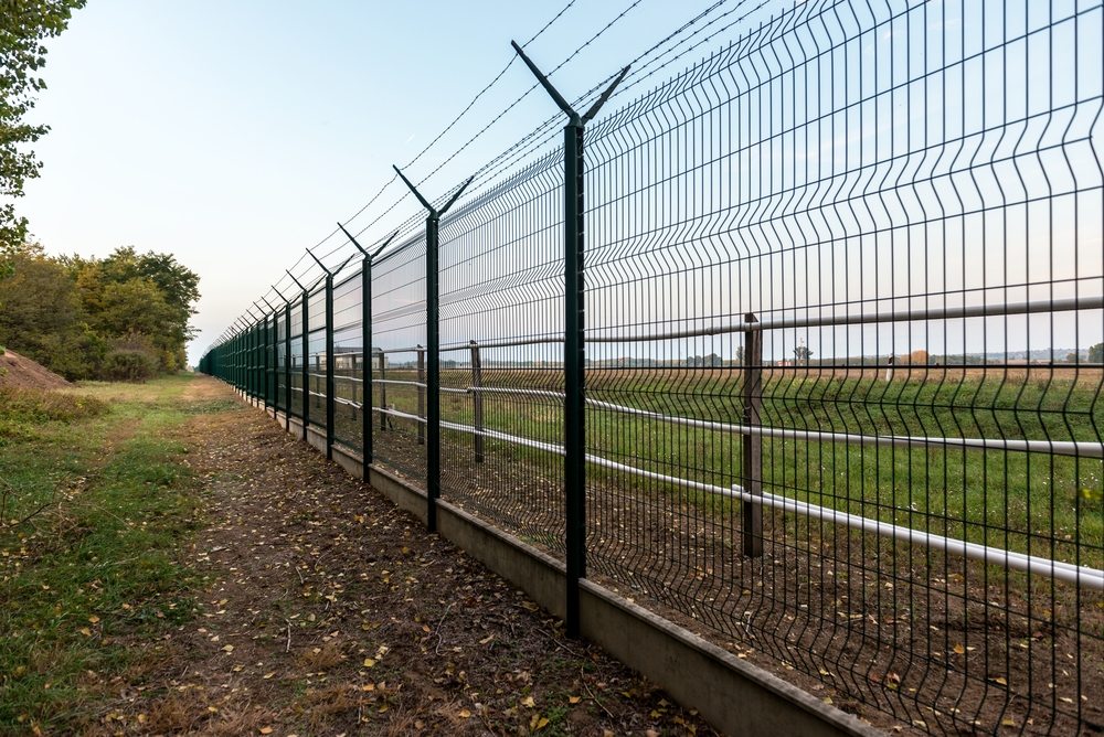 99. Exploring Fence Options for Commercial Properties