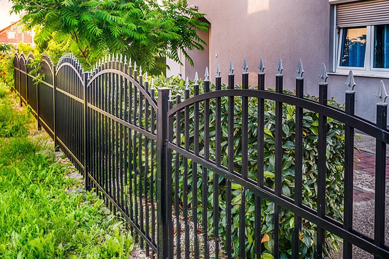 158. The Benefits of Iron Fences with Scrollwork